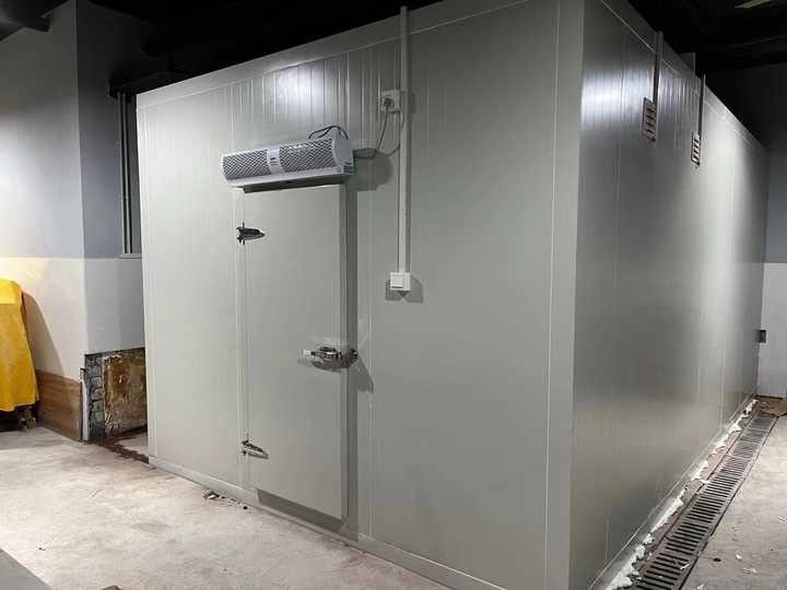 Maison de stockage à froid 10m3 Vendu séparément Rideaux de stockage à froid Ventilateurs -18°C Salle de stockage à froid