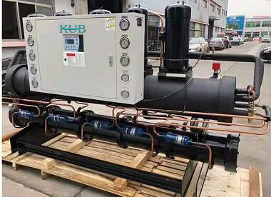 Refroidisseur d'eau industriel OEM Kub avec compresseur semi-hermétique de 3HP à 50HP et alimentation 380V 50Hz avec garantie d'un an