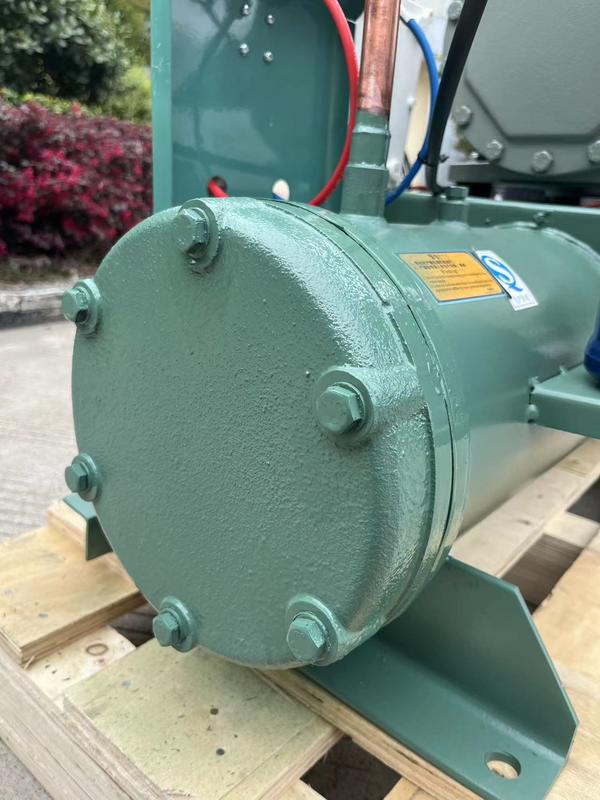 Groupe de condensation refroidi par eau de 5CV avec condenseur à eau de mer à calandre et tubes pour chambre froide 220V 3PH 60HZ